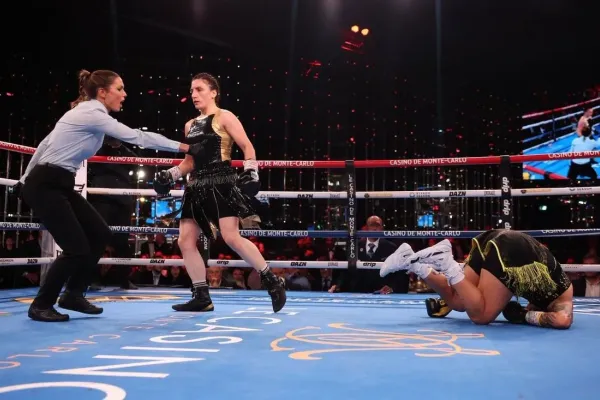 Ženská bouře v ringu. Šampionka rozjela v provazech kanonádu