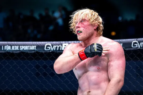 Zrušte mou smlouvu, reaguje Neandrtálec na prohlášení Oktagonu