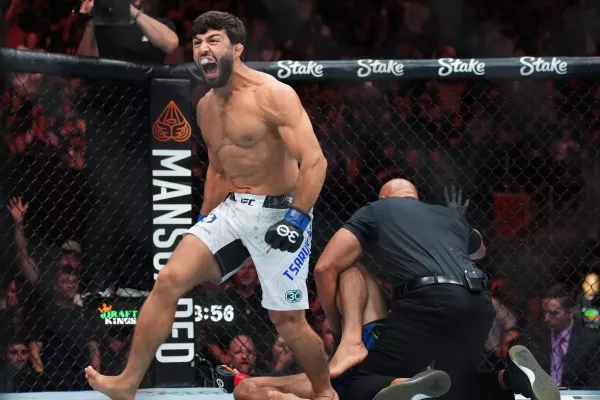 Zvíře. Mladá krev si pohrála s hvězdou UFC. Sestřelila ji v prvním kole